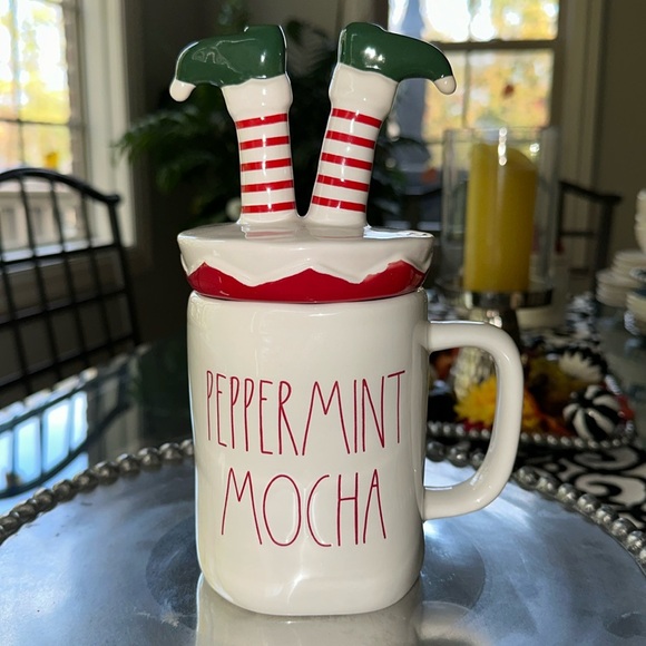 Rae Dunn PEPPERMINT MOCHA mug with elf feet topper - Picture 1 of 7